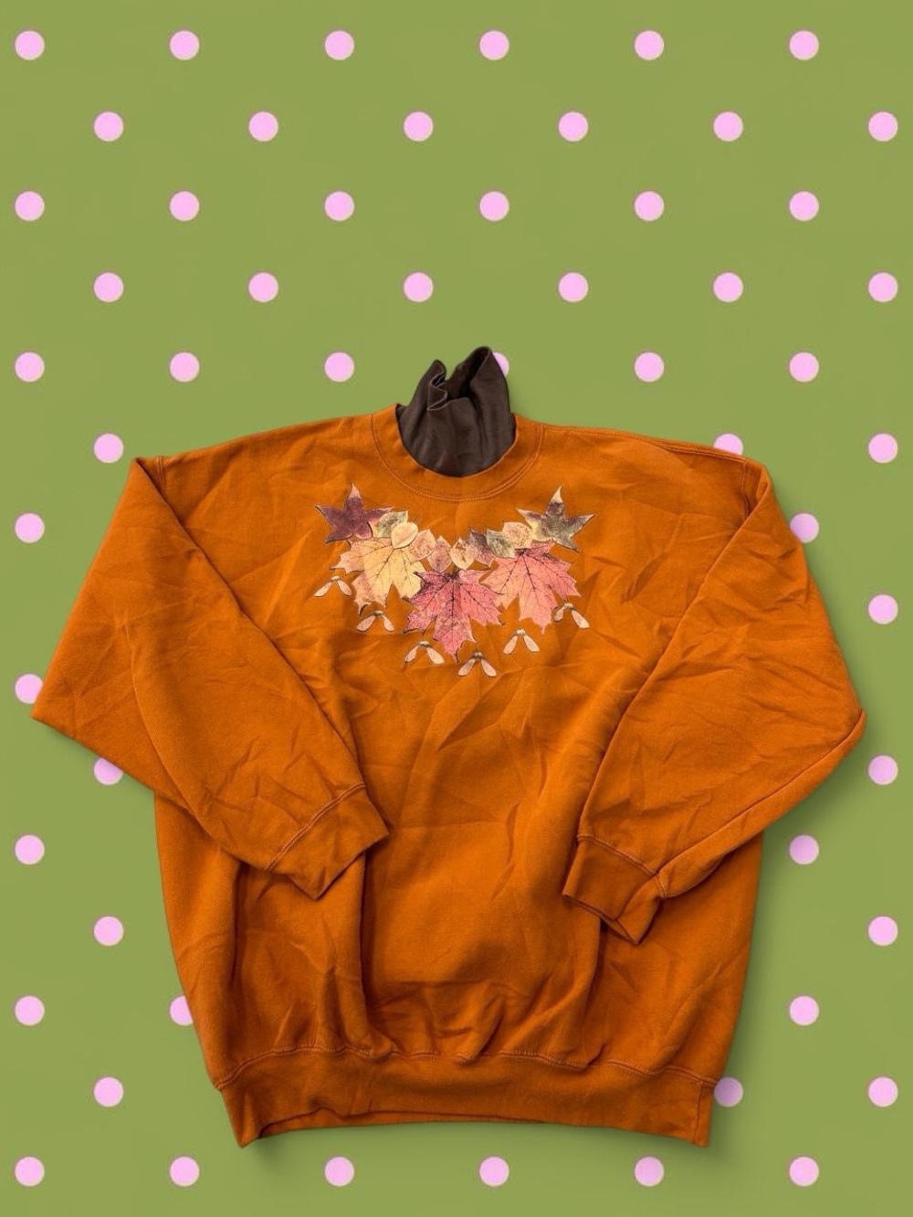 90s Cozy Cowl-Neck Pullover Sweater with Fall Leaf Motif - Orange